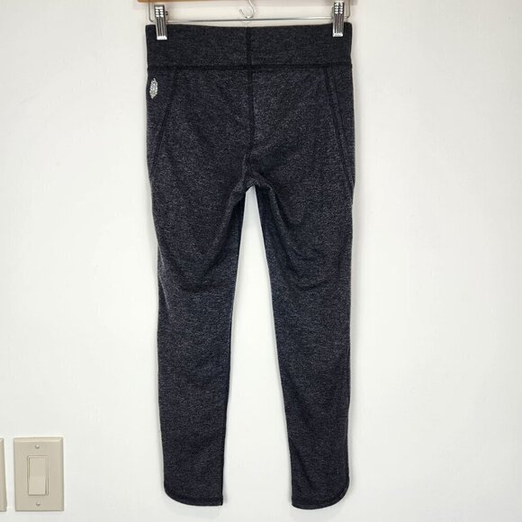 Free People Movement Infinity Cut Out Crop Legging Womens S Gray Soft Stretch - Picture 2 of 12
